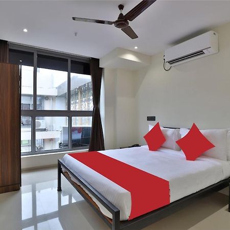 Hotel Vivianna สุรัต ภายนอก รูปภาพ